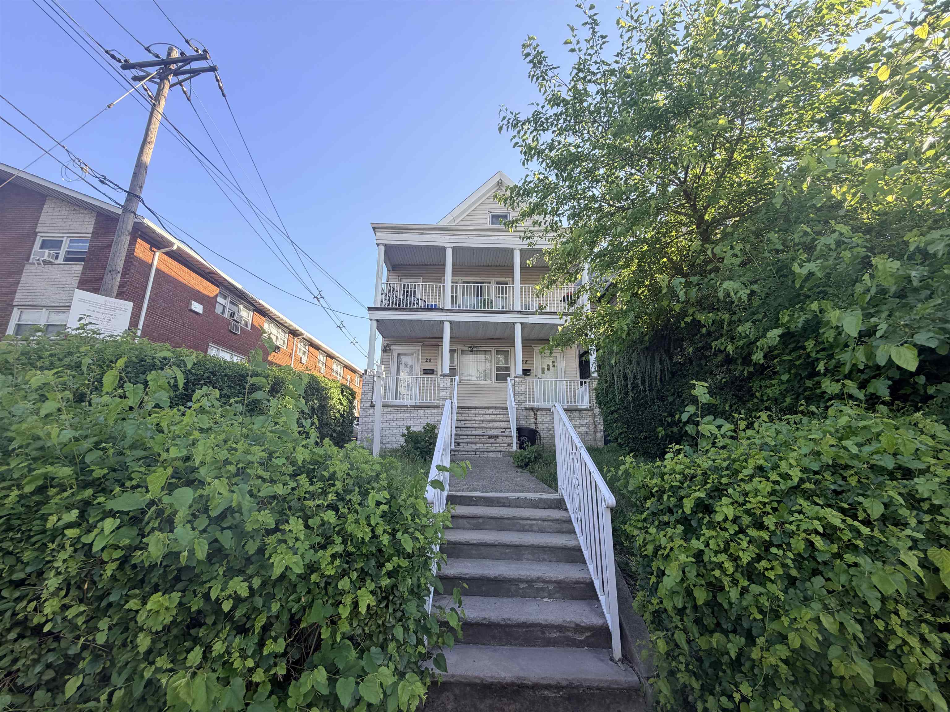 28 East 32nd Street Bayonne NJ 07002-0000