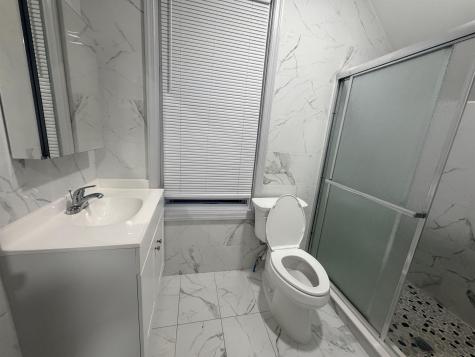 28 East 32nd Street Bayonne NJ 07002-0000