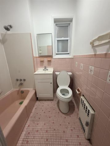 28 East 32nd Street Bayonne NJ 07002-0000