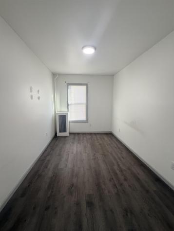 28 East 32nd Street Bayonne NJ 07002-0000
