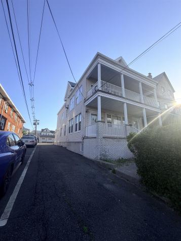 28 East 32nd Street Bayonne NJ 07002-0000