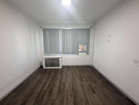 28 East 32nd Street Bayonne NJ 07002-0000