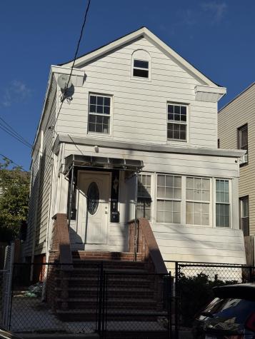 82 Woodlawn Avenue Jersey City NJ 07305