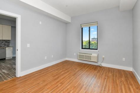 424 Whiton Street Jersey City NJ 07304