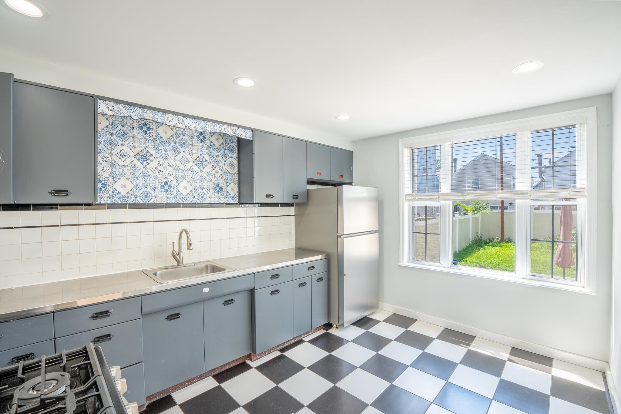 24 Edwards Court Bayonne NJ 07002