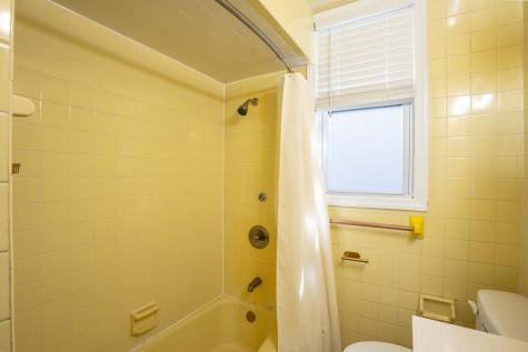 24 Edwards Court Bayonne NJ 07002