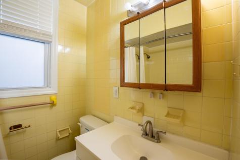 24 Edwards Court Bayonne NJ 07002