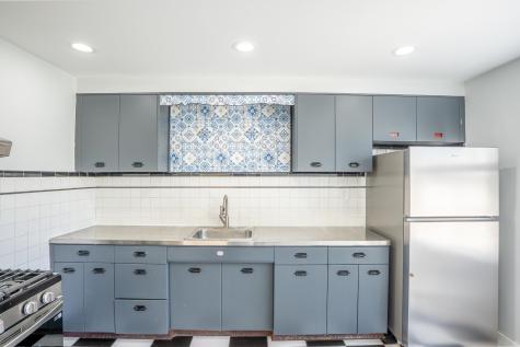 24 Edwards Court Bayonne NJ 07002
