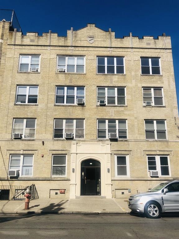 135 Van Wagenen Avenue Jersey City NJ 07306