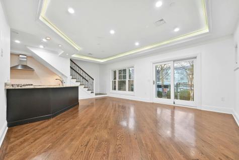 9 Marquis Court Edgewater NJ 07020