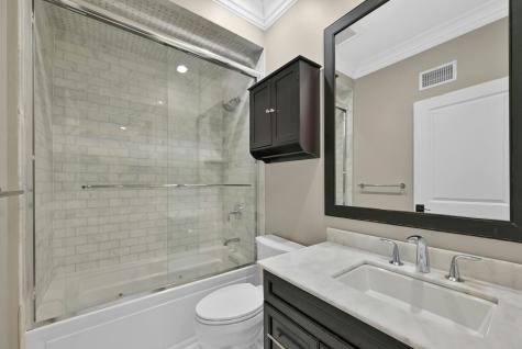 9 Marquis Court Edgewater NJ 07020