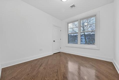 9 Marquis Court Edgewater NJ 07020