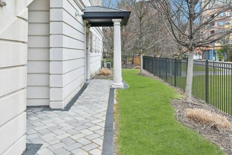 9 Marquis Court Edgewater NJ 07020