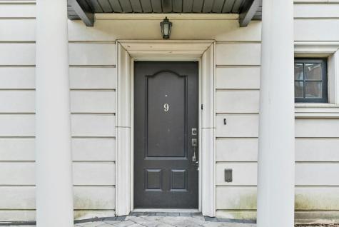 9 Marquis Court Edgewater NJ 07020