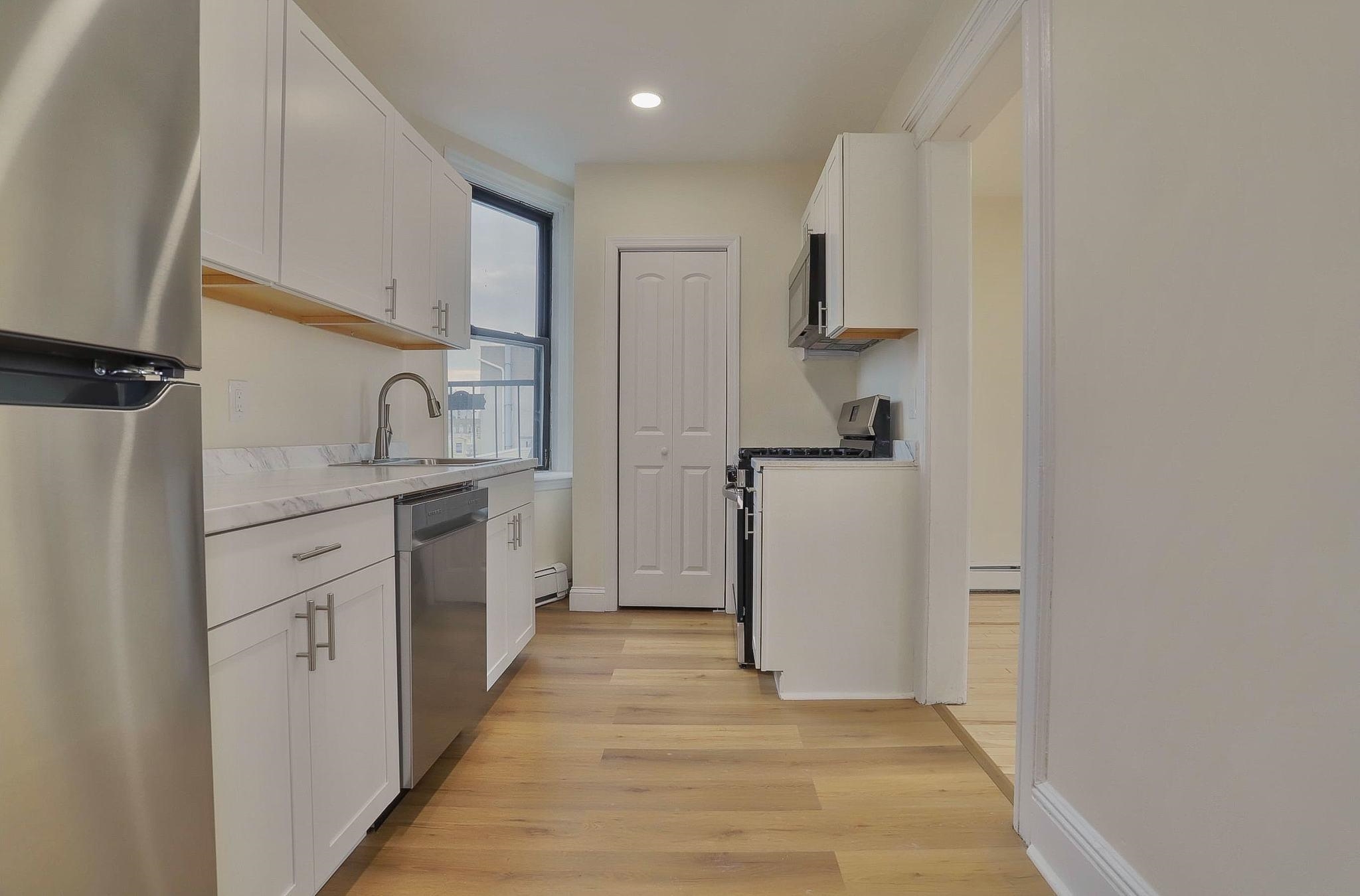 327 8th Street Union City NJ 07087