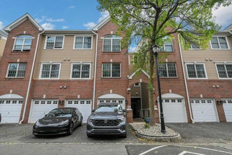20 Lydia Drive Guttenberg NJ 07093