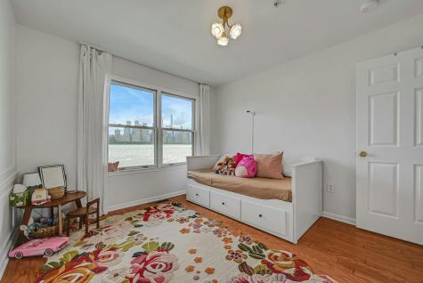20 Lydia Drive Guttenberg NJ 07093