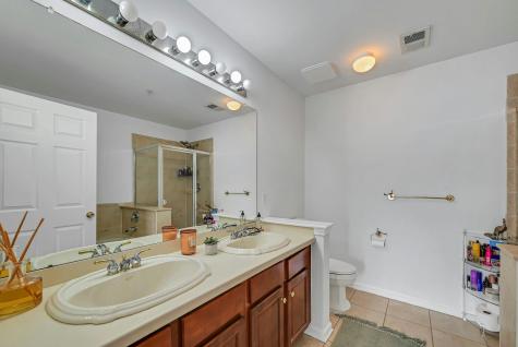 20 Lydia Drive Guttenberg NJ 07093