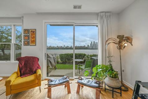 20 Lydia Drive Guttenberg NJ 07093
