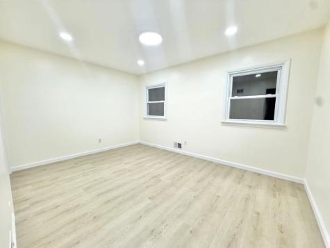 588 Avenue A Bayonne NJ 07002-5679