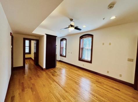 20 Erie Street Jersey City NJ 07302-4702