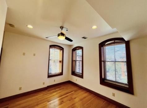 20 Erie Street Jersey City NJ 07302-4702