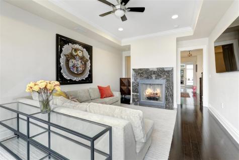 10 Henley Place Weehawken NJ 07086