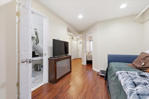 39 Waverly Street Jersey City NJ 07306