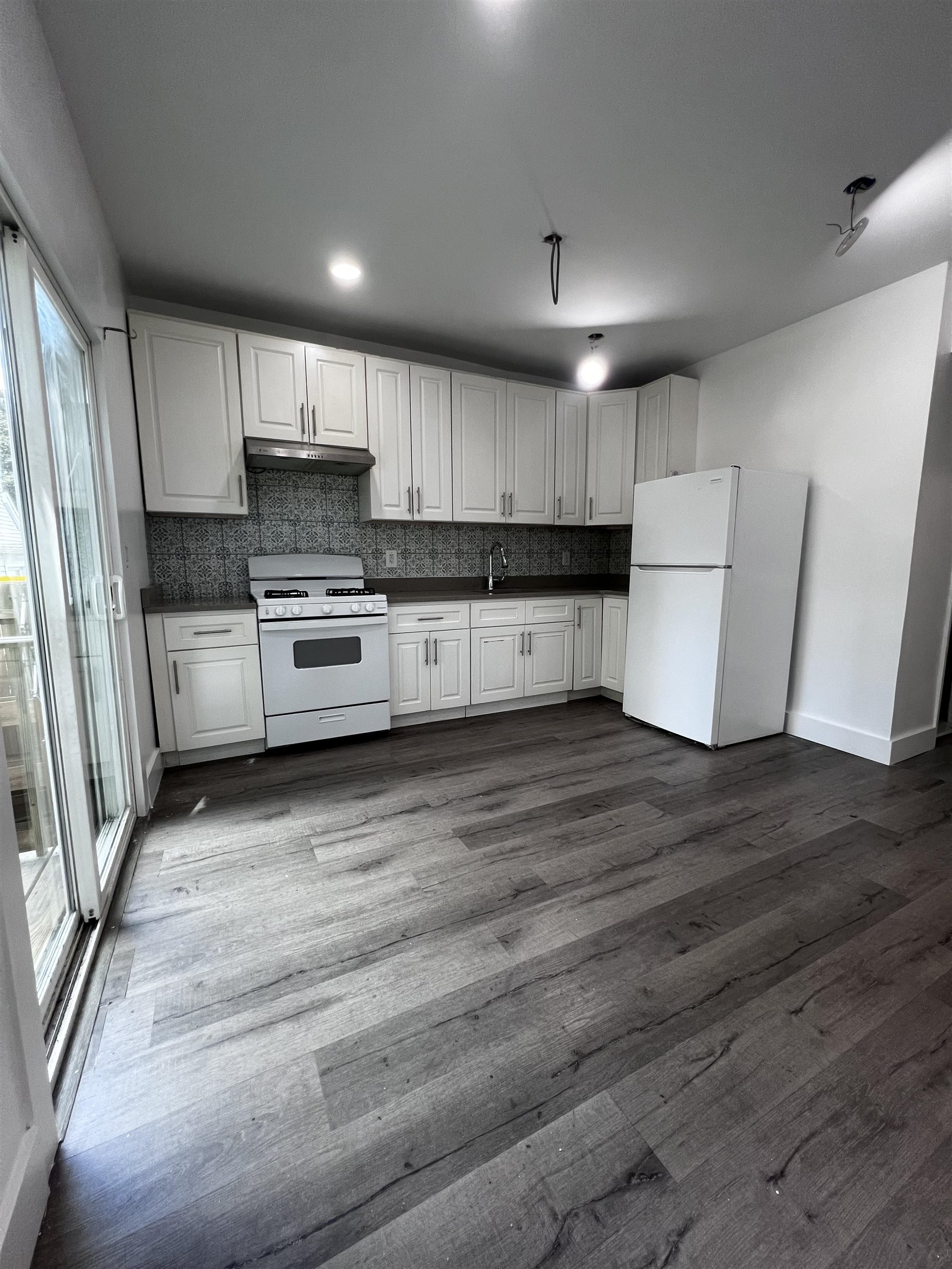 28 East 47th Street Bayonne NJ 07002