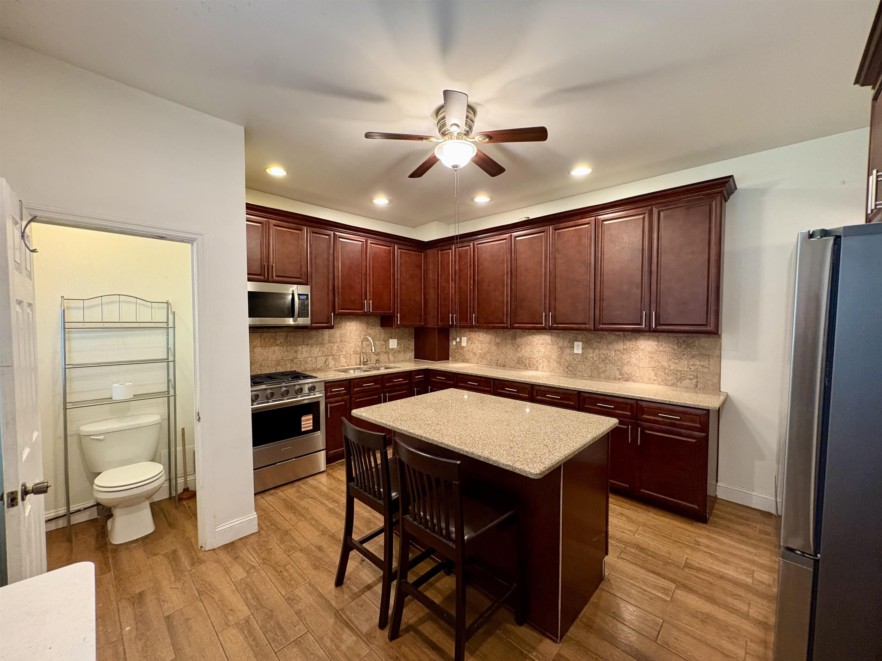 663 Avenue C Bayonne NJ 07002