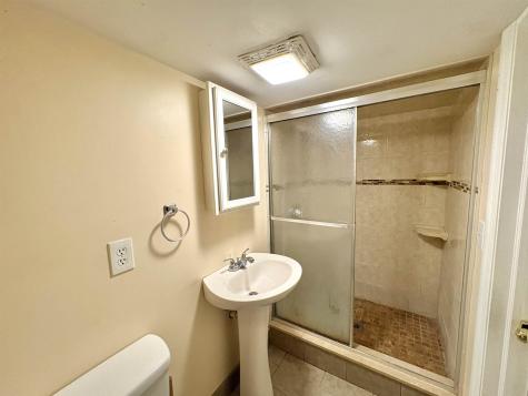 663 Avenue C Bayonne NJ 07002