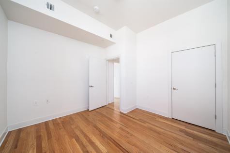 136 Oakland Avenue Jersey City NJ 07306