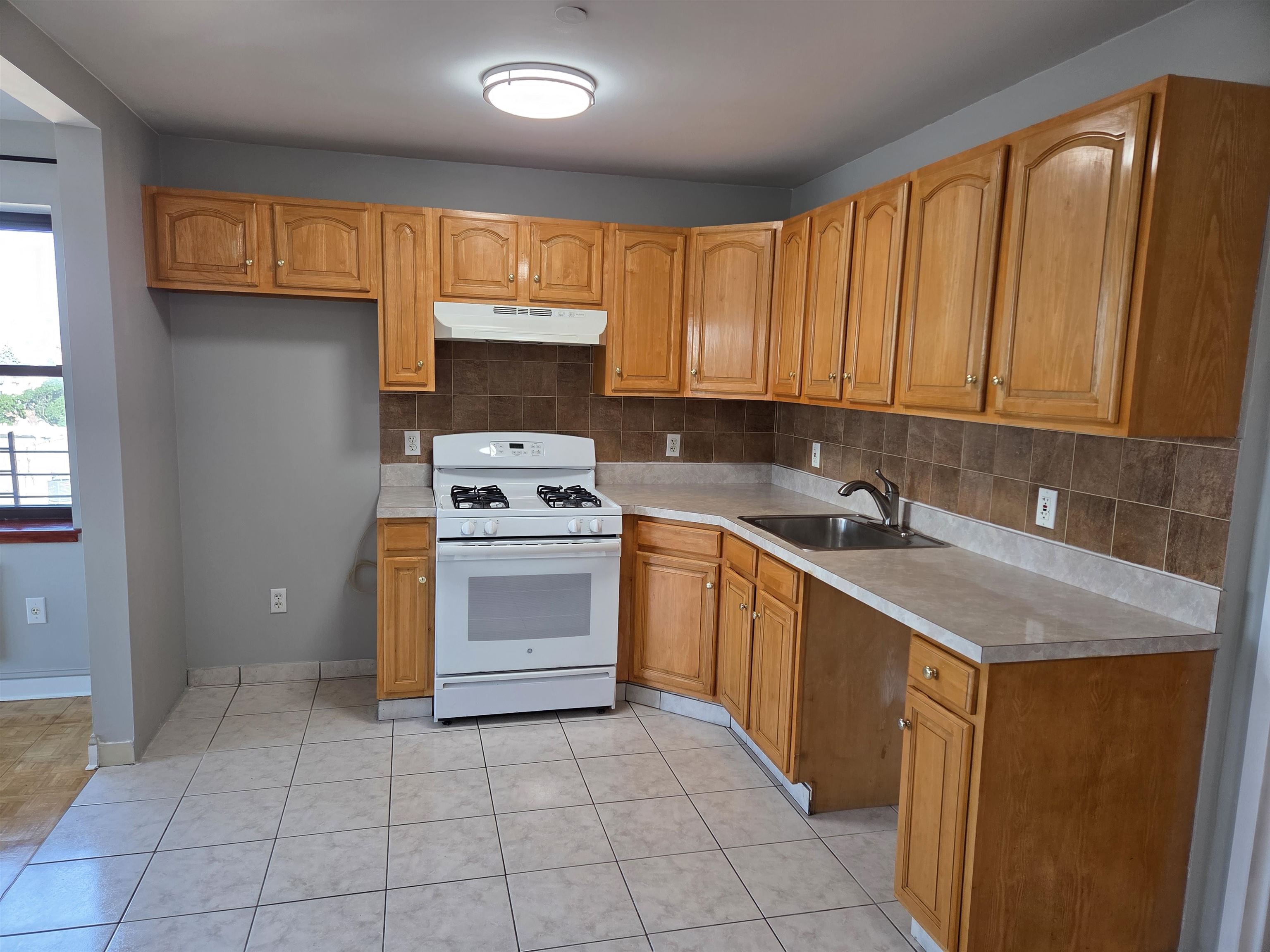 2401 Bergenline Avenue Union City NJ 07087