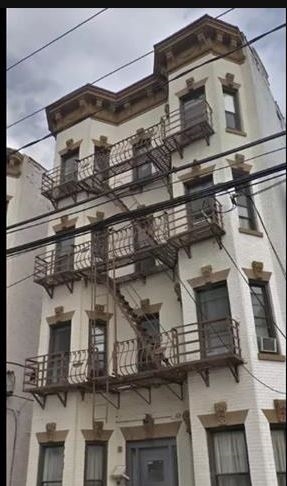 64 Tuers Avenue Jersey City NJ 07306-3267
