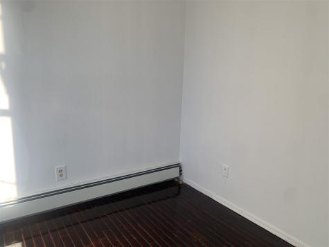64 Tuers Avenue Jersey City NJ 07306-3267