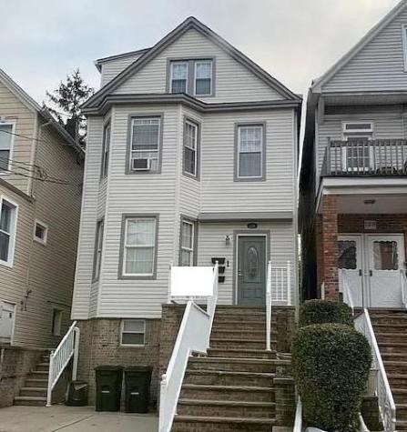 126 West 31st Street Bayonne NJ 07002-4221