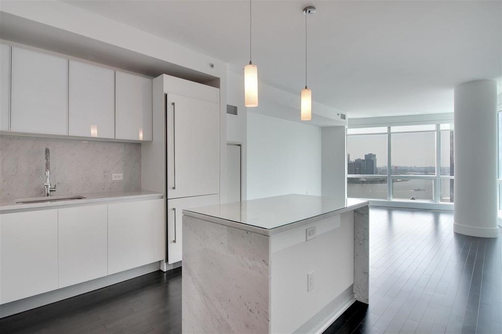 77 Hudson Street Jersey City NJ 07302