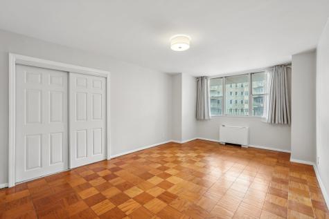 6040 Boulevard East West New York NJ 07093