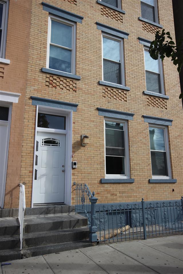 2906 New York Avenue Union City NJ 07087