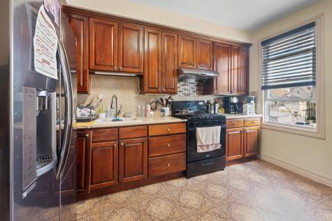 13 West 27th Street Bayonne NJ 07002