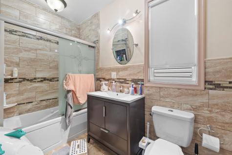 13 West 27th Street Bayonne NJ 07002