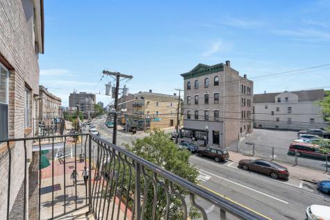 4413 Park Avenue Union City NJ 07087