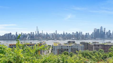 4413 Park Avenue Union City NJ 07087