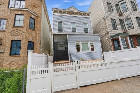 86 Seaview Avenue Jersey City NJ 07305-0000