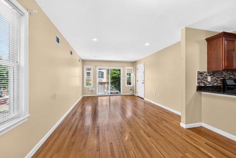 43 Manhattan Avenue Jersey City NJ 07307
