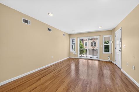 43 Manhattan Avenue Jersey City NJ 07307