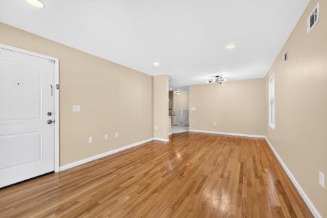 43 Manhattan Avenue Jersey City NJ 07307
