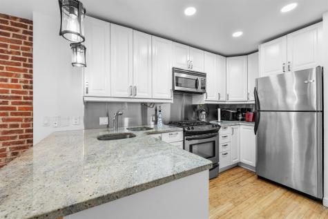 324 Baldwin Avenue Jersey City NJ 07306