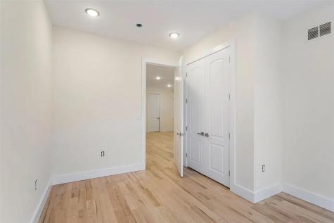 379 Ege Avenue Jersey City NJ 07304