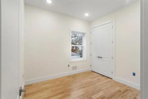 379 Ege Avenue Jersey City NJ 07304